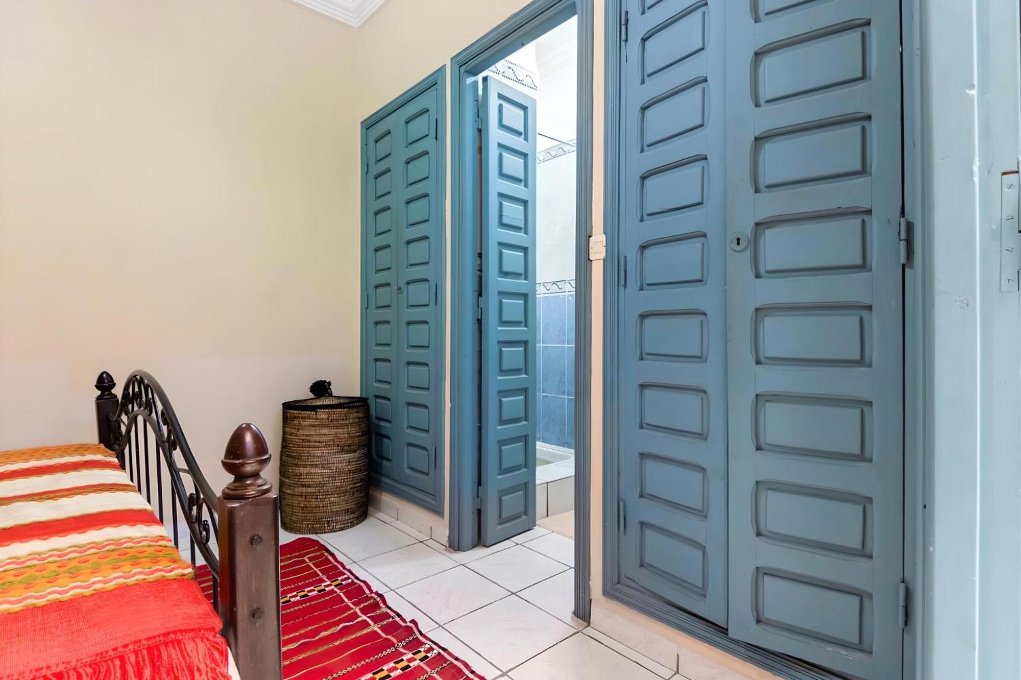 Tres Beau Riad A Marrakech Avec Piscines Marrakesh Exterior photo
