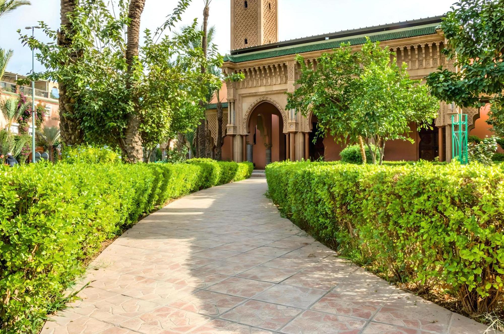 Tres Beau Riad A Marrakech Avec Piscines Marrakesh Exterior photo