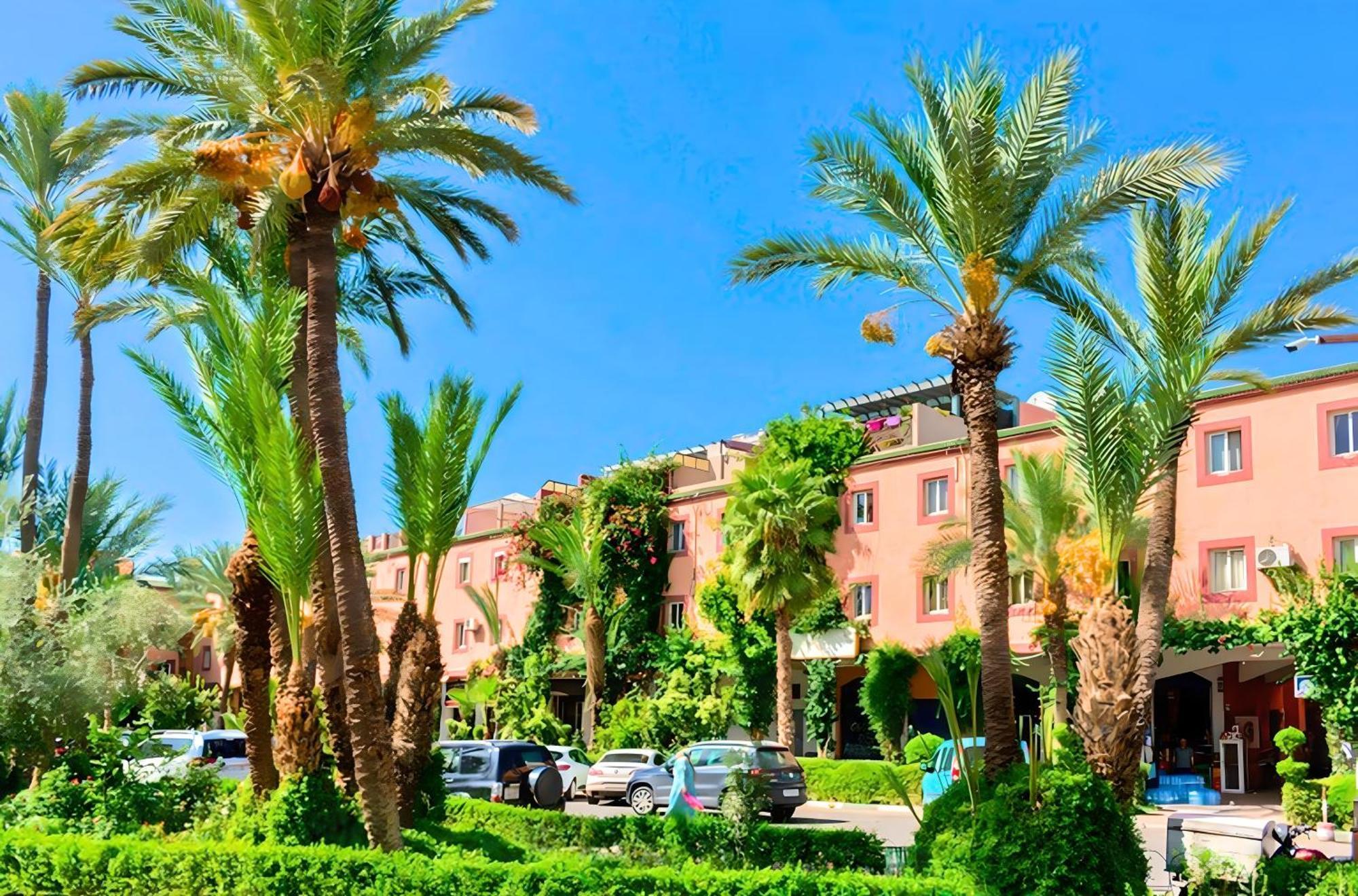 Tres Beau Riad A Marrakech Avec Piscines Marrakesh Exterior photo